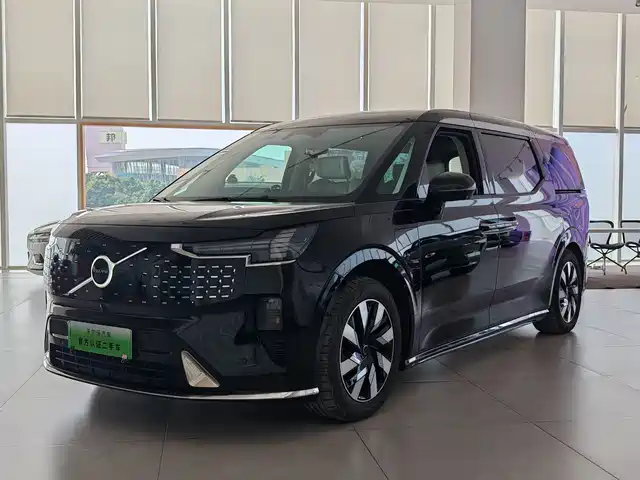 VOLVO EM90 2024