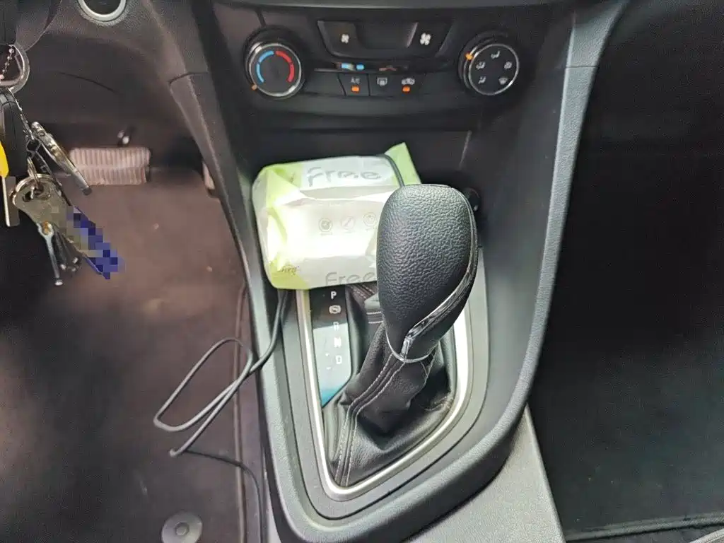Buick Excelle — миниатюра 10