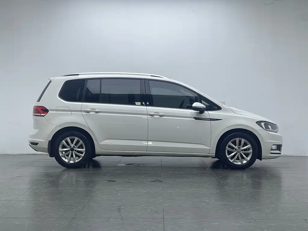 Volkswagen Touran — миниатюра 7