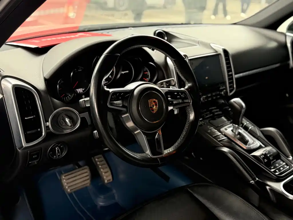 PORSCHE CAYENNE