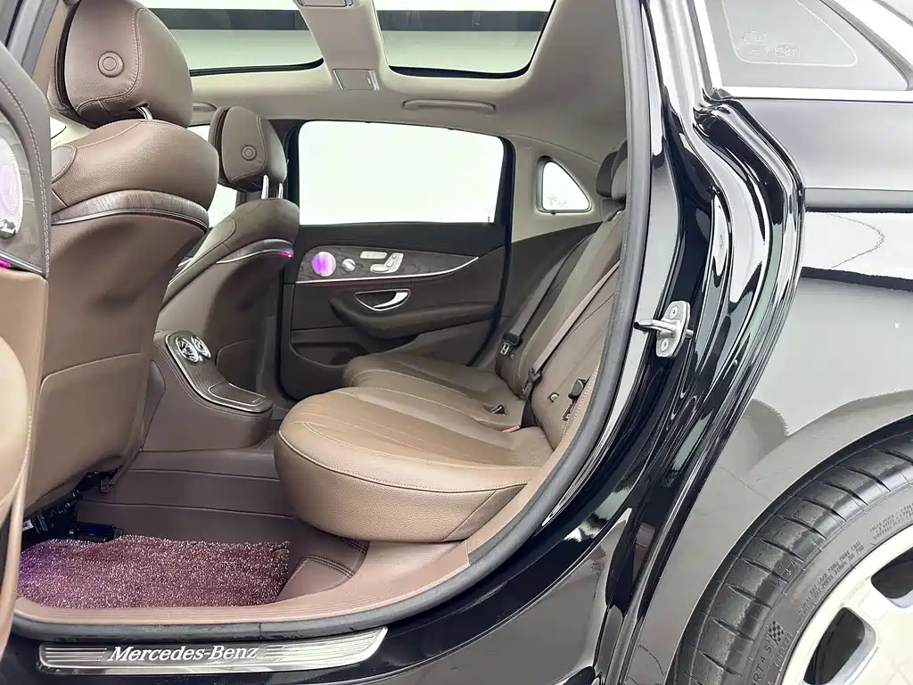 Mercedes-Benz E-Class — миниатюра 10