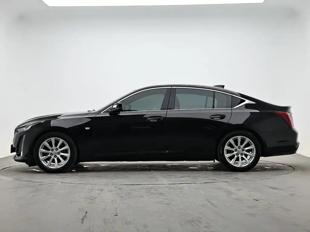 Cadillac CT5 — миниатюра 6