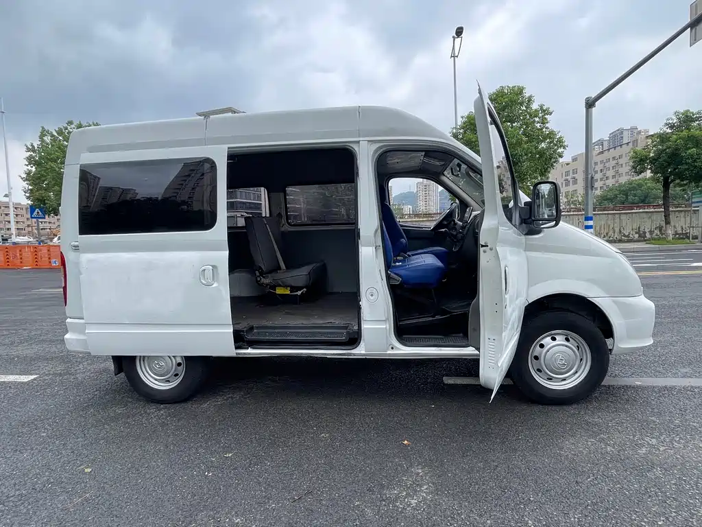 Maxus V80 — миниатюра 11