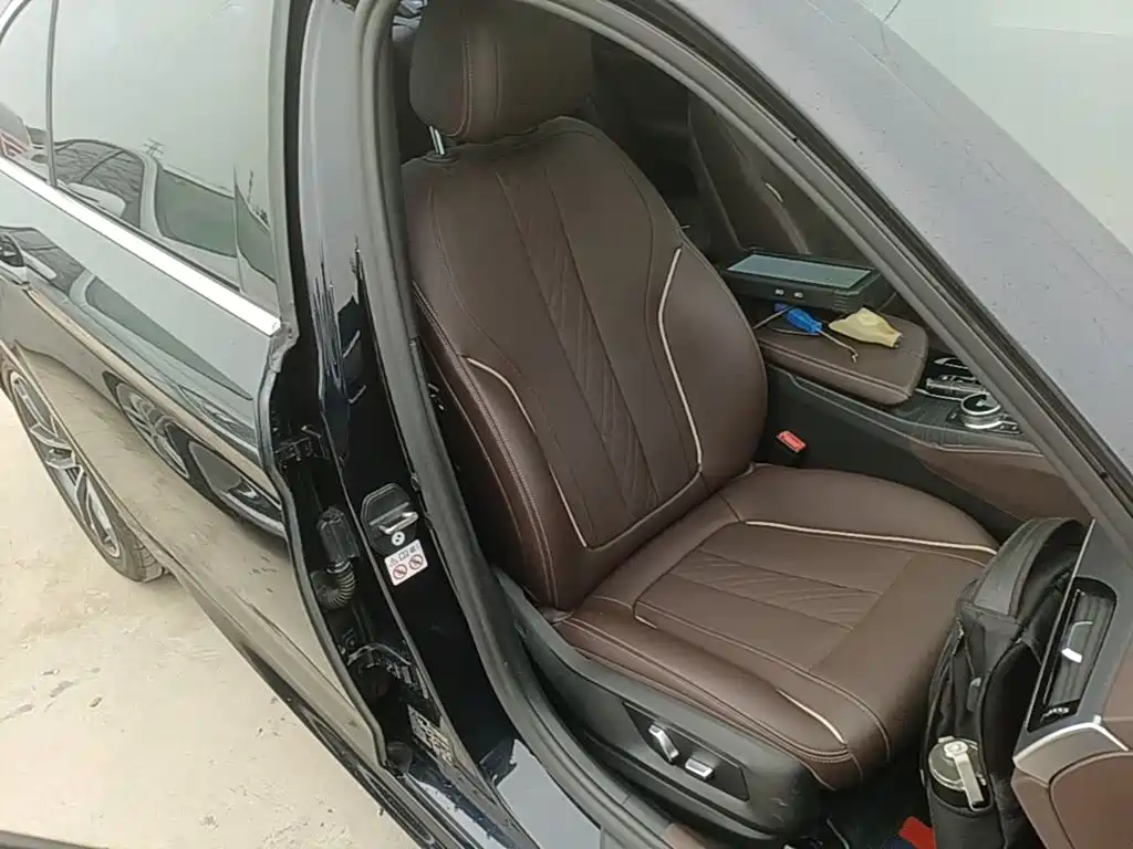 BMW 5 Series New Energy — миниатюра 25