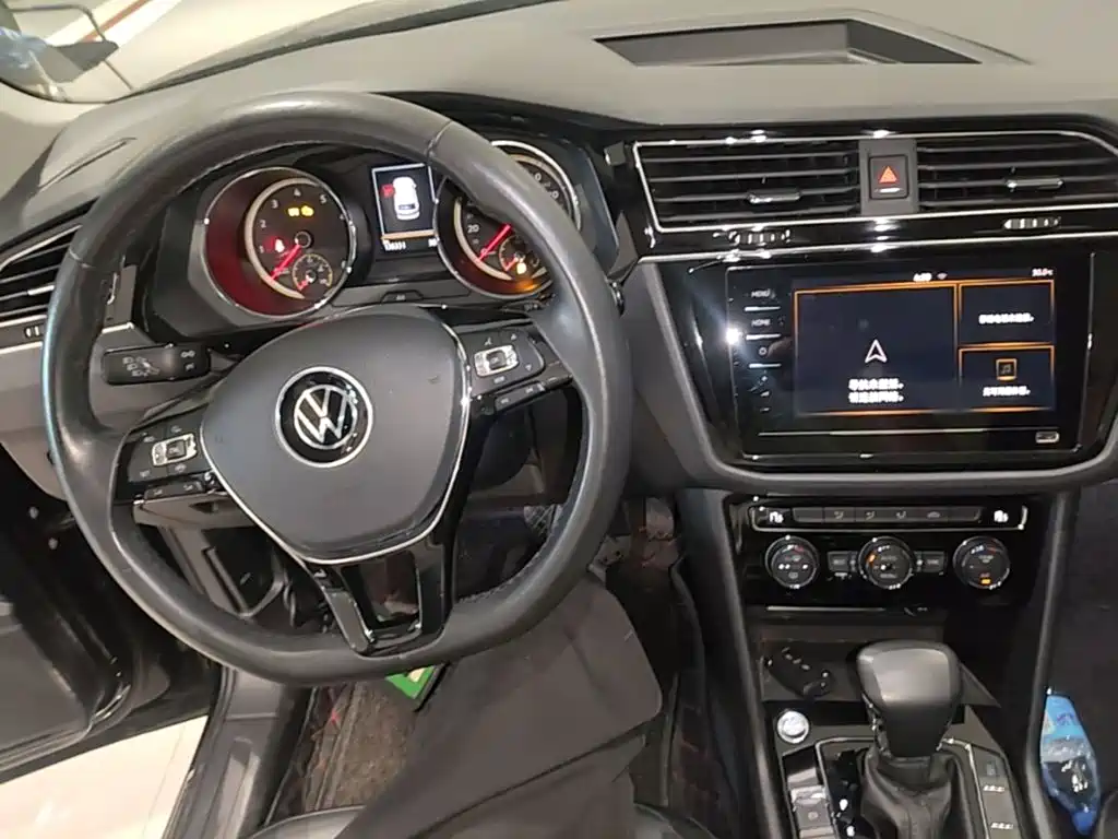 Volkswagen Tiguan L — миниатюра 10