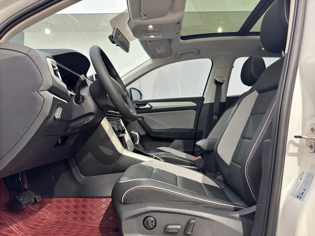 Volkswagen T-Roc 2023 280TSI DSG