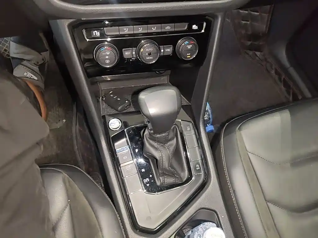 Volkswagen Tiguan L — миниатюра 14
