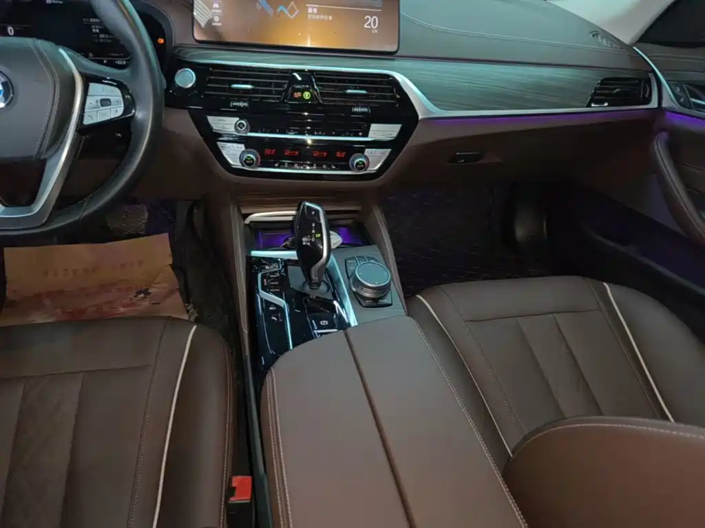 BMW 5 Series New Energy — миниатюра 14