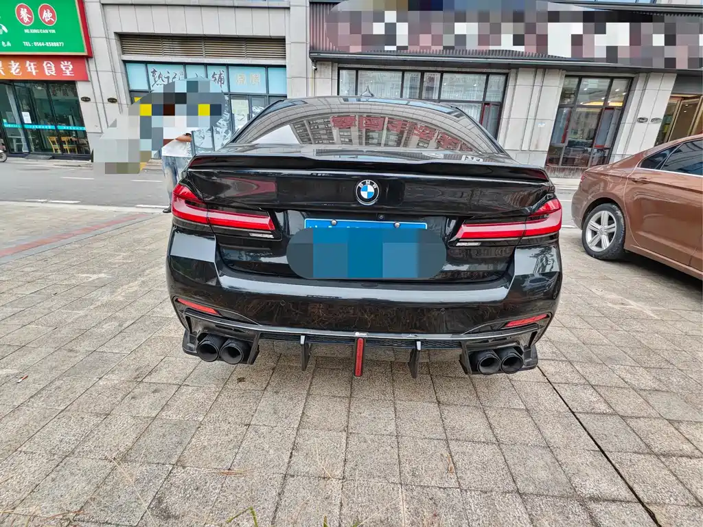 BMW 5 Series — миниатюра 4