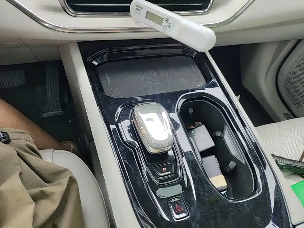 Volvo EM90 — миниатюра 14