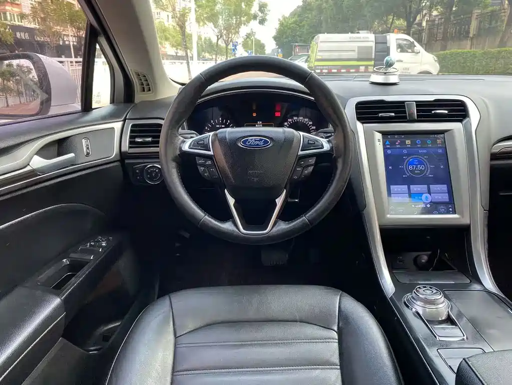 Ford Mondeo — миниатюра 13