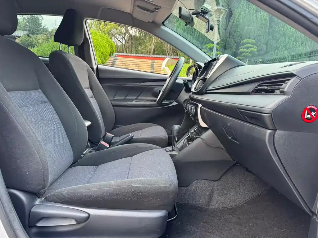 Toyota Yaris L — миниатюра 16