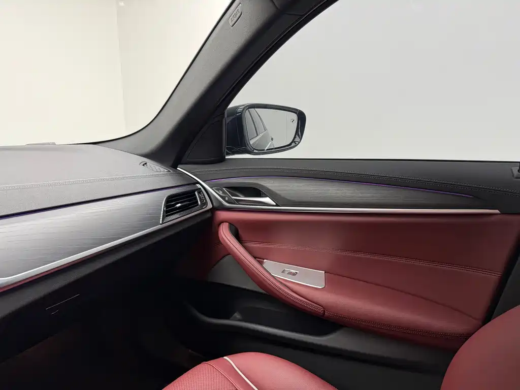 BMW 5 Series — миниатюра 14