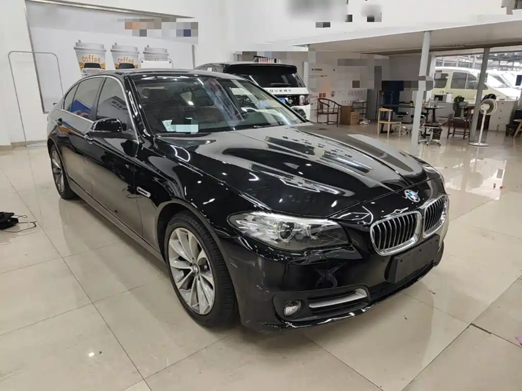 BMW 5 Series — миниатюра 4
