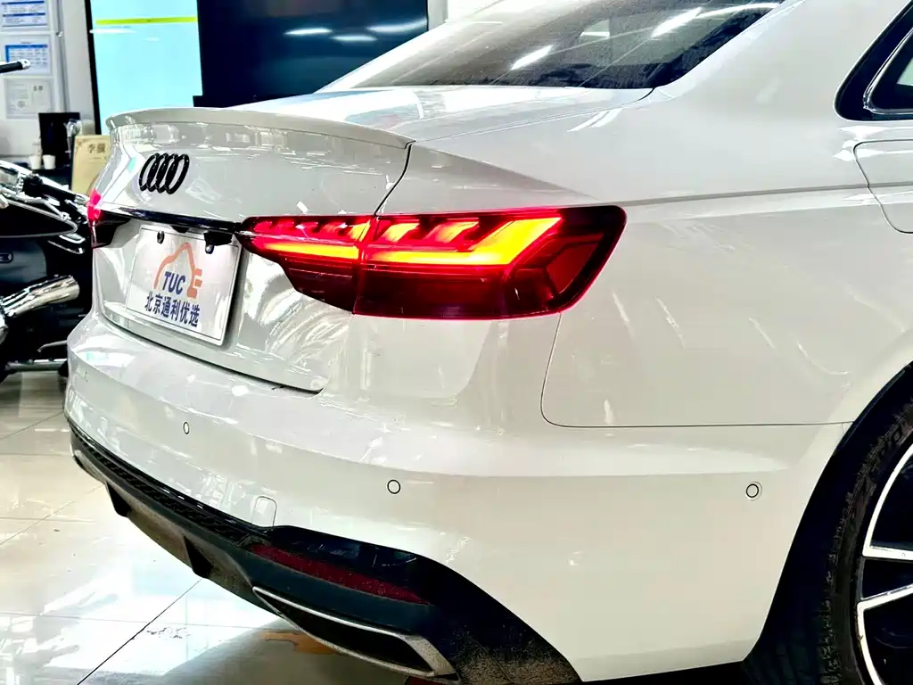 Audi A4L — миниатюра 5