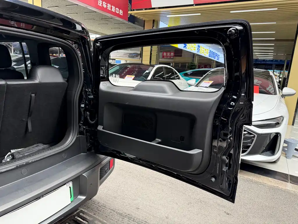 Baojun Yueye — миниатюра 22