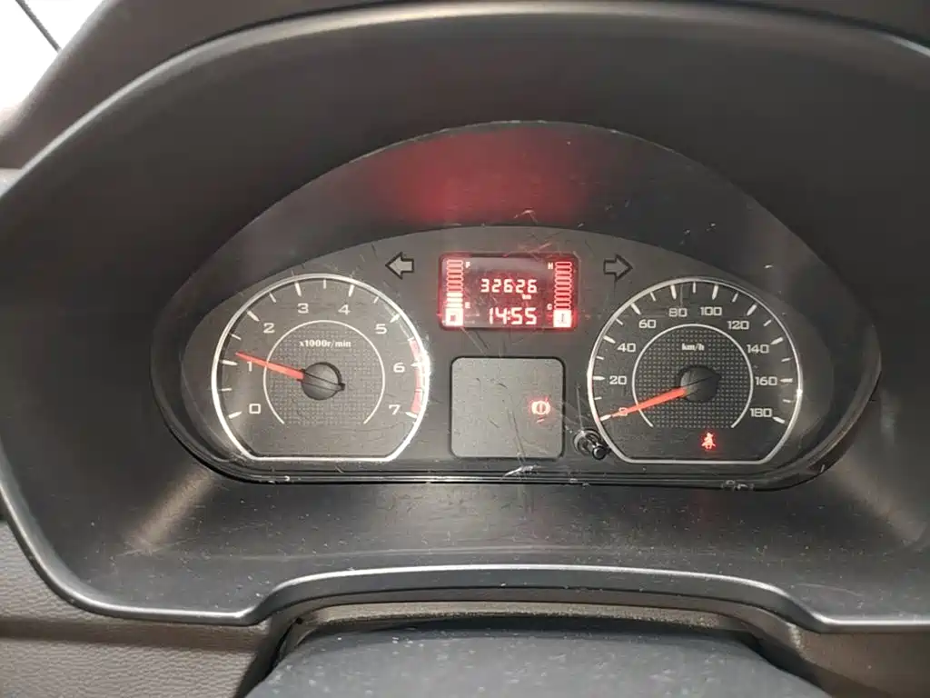 Wuling Hongguang V — миниатюра 12