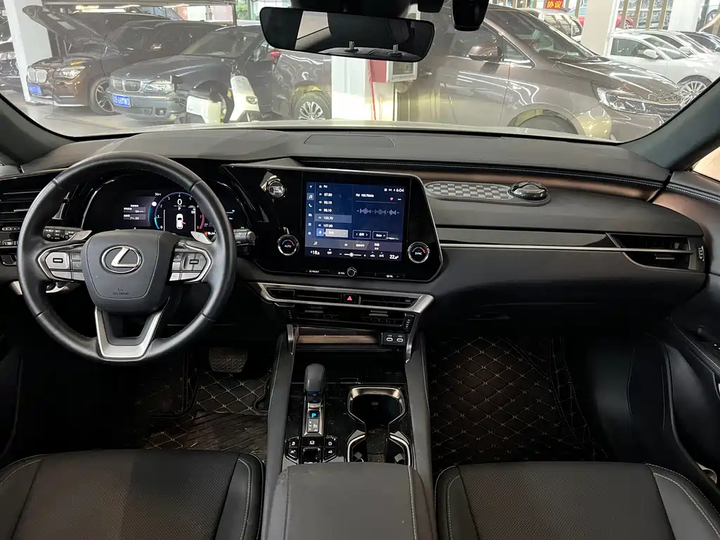 Lexus RX — миниатюра 9