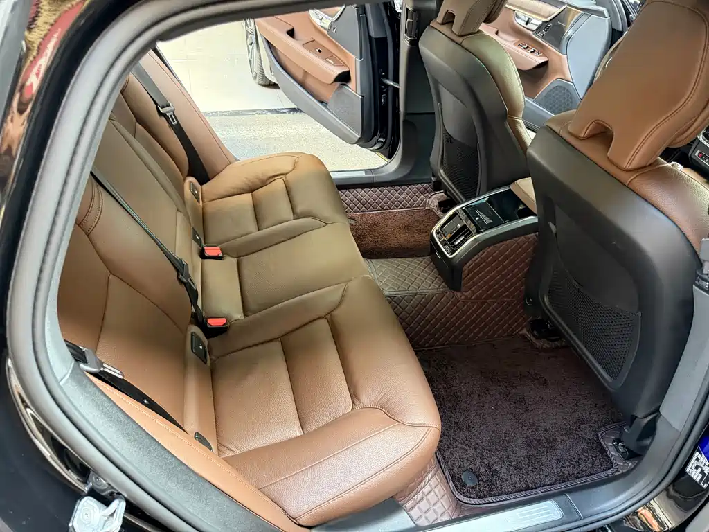 Volvo S90 — миниатюра 23