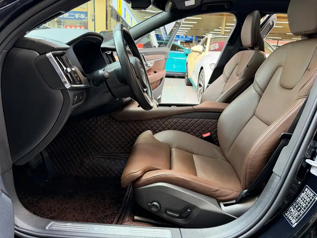 Volvo S90 — миниатюра 9