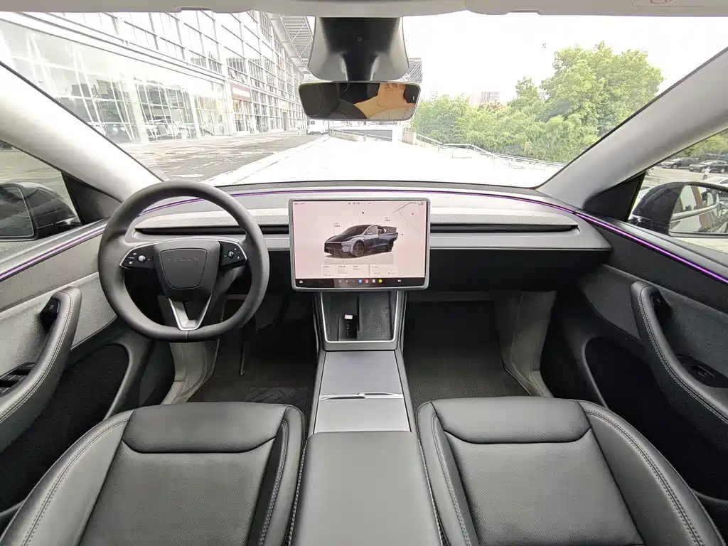 Tesla Model Y — миниатюра 8