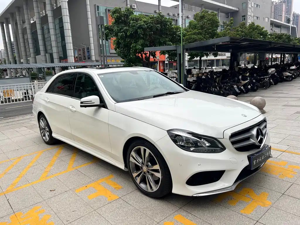 Mercedes-Benz E-Class — миниатюра 2