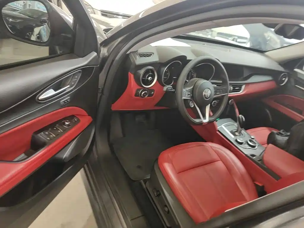 Alfa Romeo Stelvio — миниатюра 16