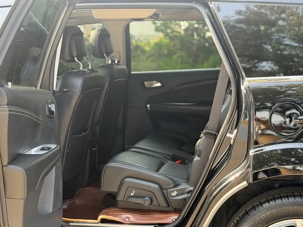 Dodge Journey — миниатюра 11