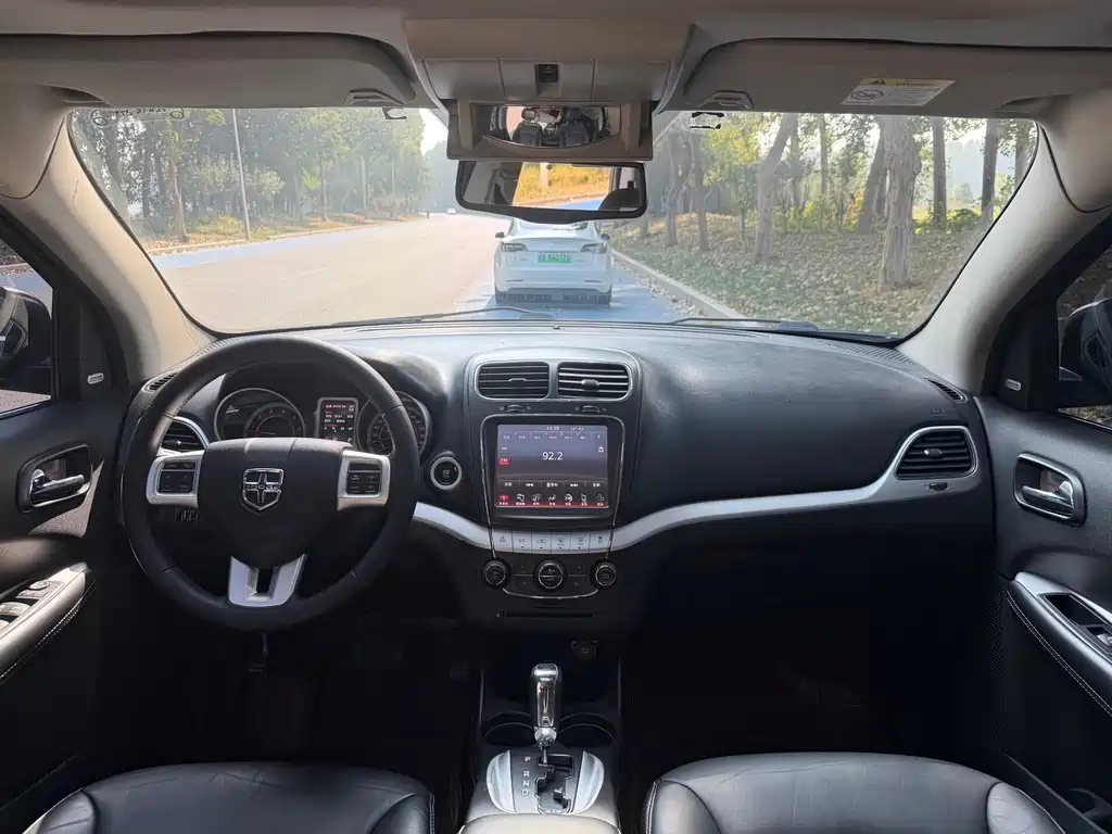 Dodge Journey — миниатюра 15