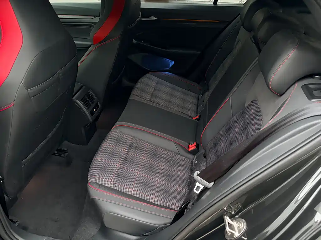 Volkswagen Golf GTI — миниатюра 7