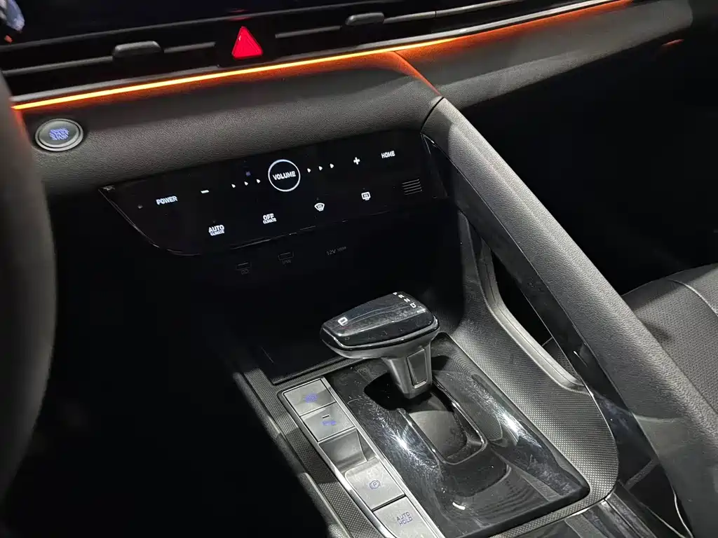 Hyundai Elantra — миниатюра 15