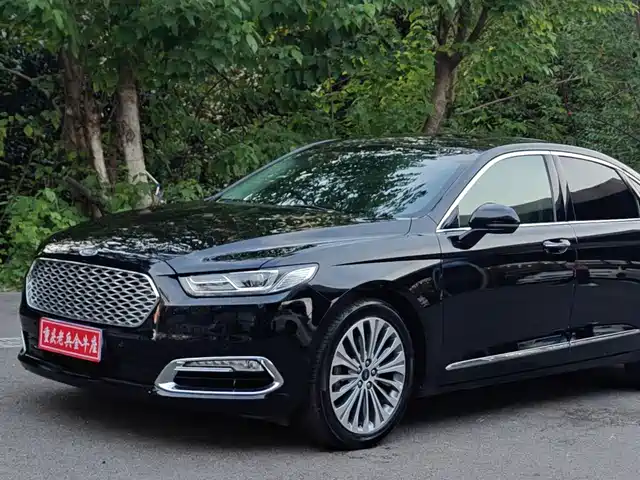 FORD TAURUS 2019