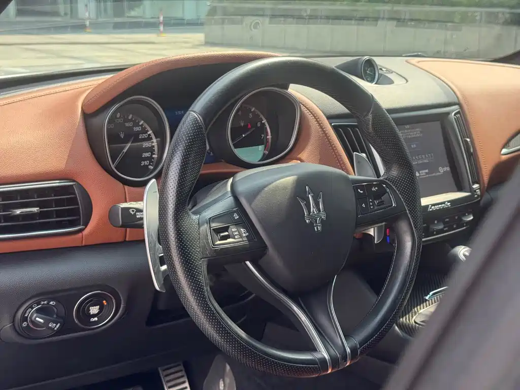 Maserati Levante — миниатюра 6