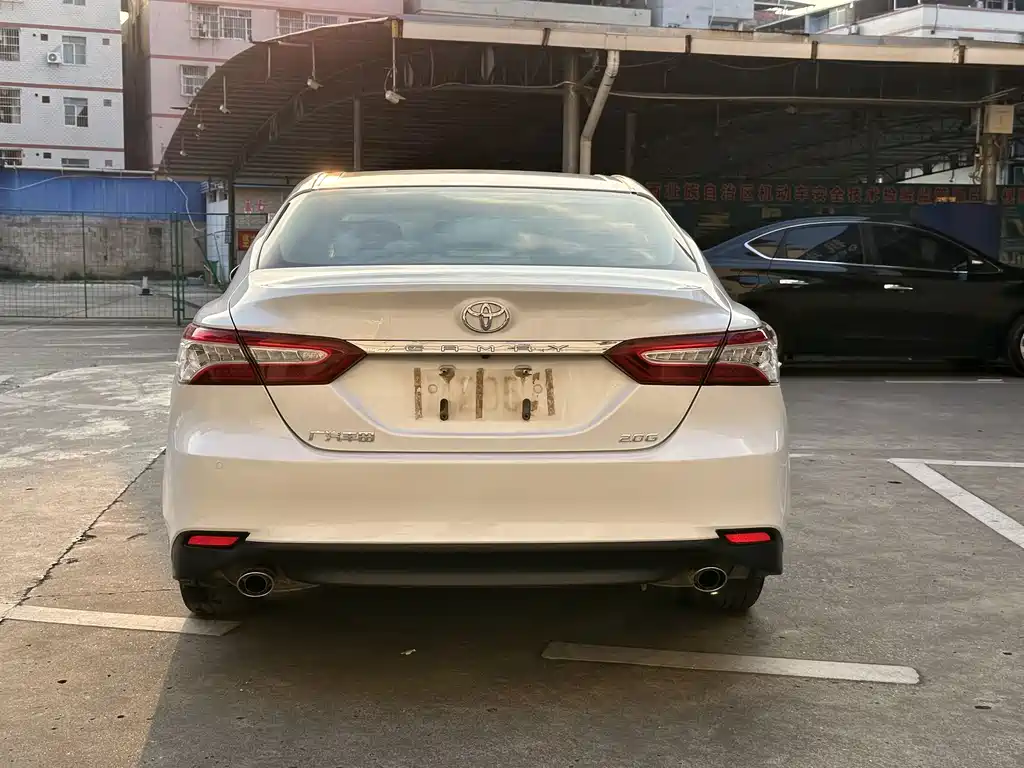 Toyota Camry — миниатюра 6