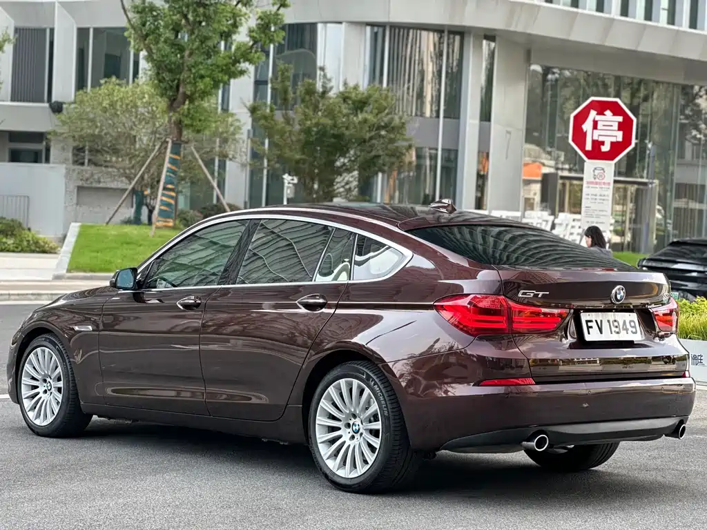BMW 5 Series GT — миниатюра 6