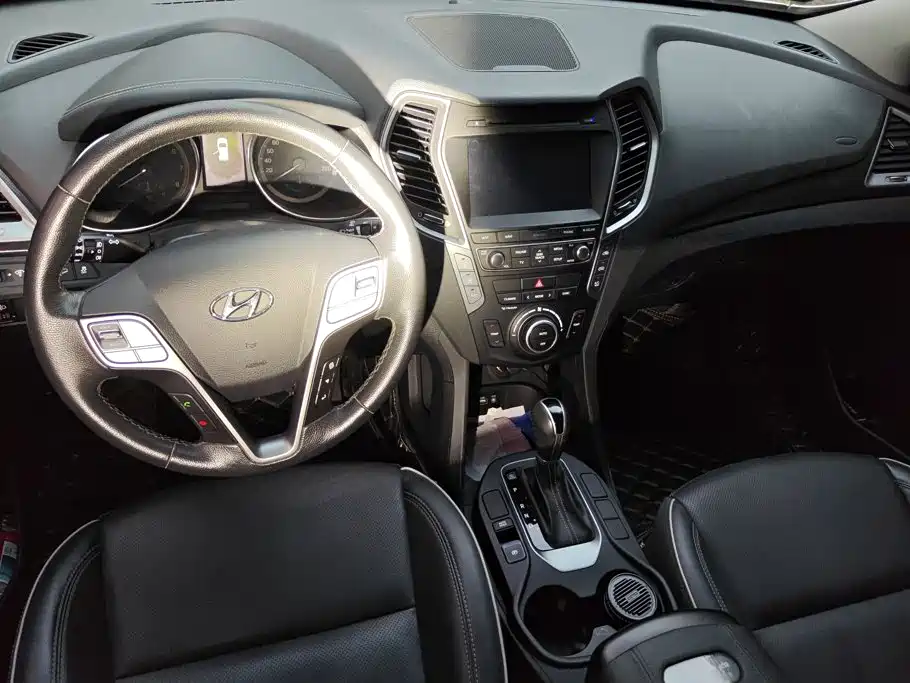 Hyundai Santa Fe — миниатюра 12