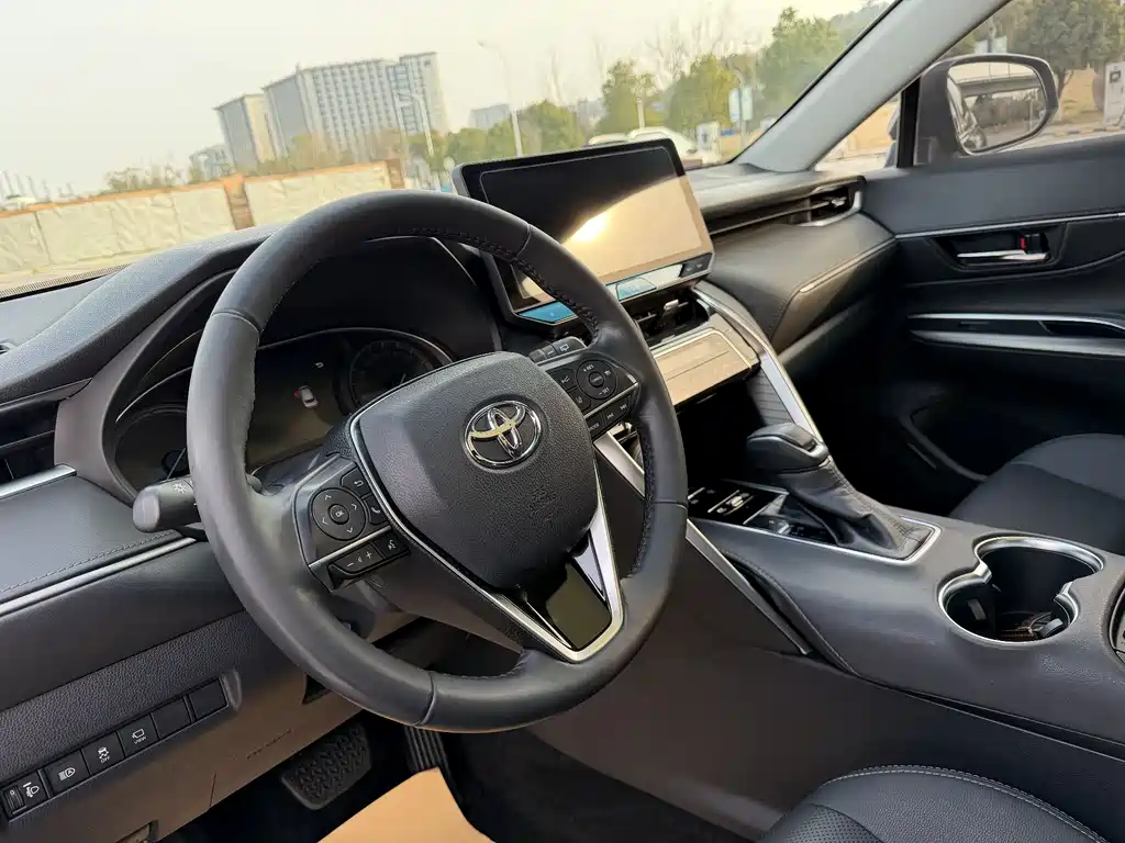 TOYOTA LING FANG HARRIER