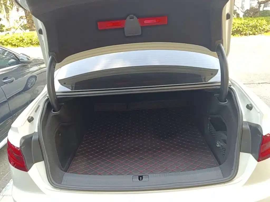 Audi A4L — миниатюра 19