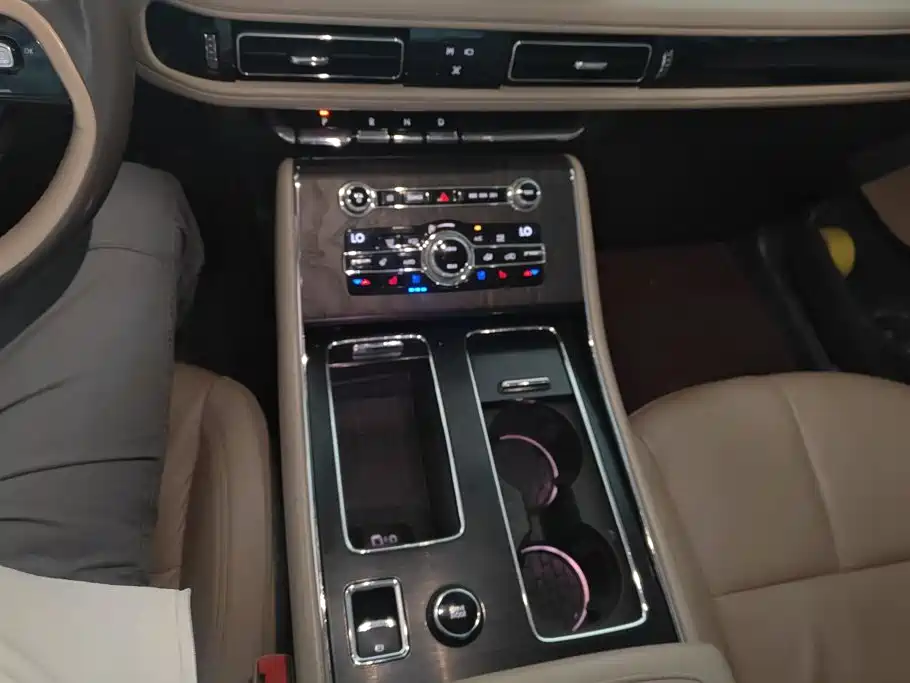 Lincoln Aviator (Import) — миниатюра 16