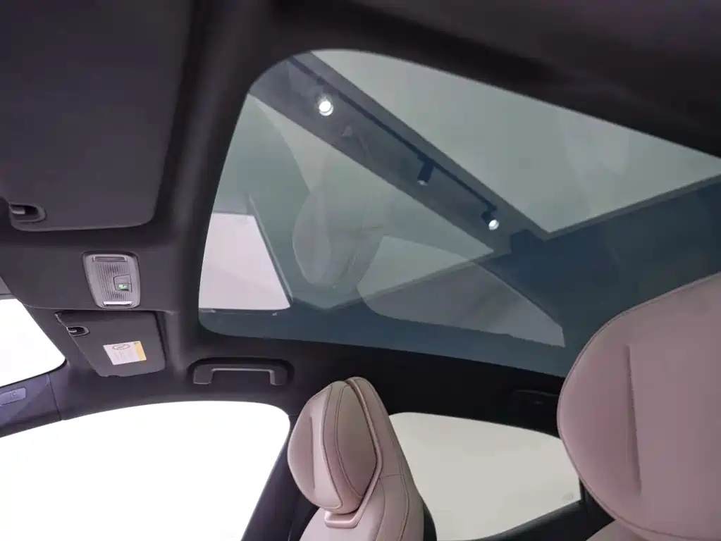 Lynk & Co Z20 — миниатюра 14