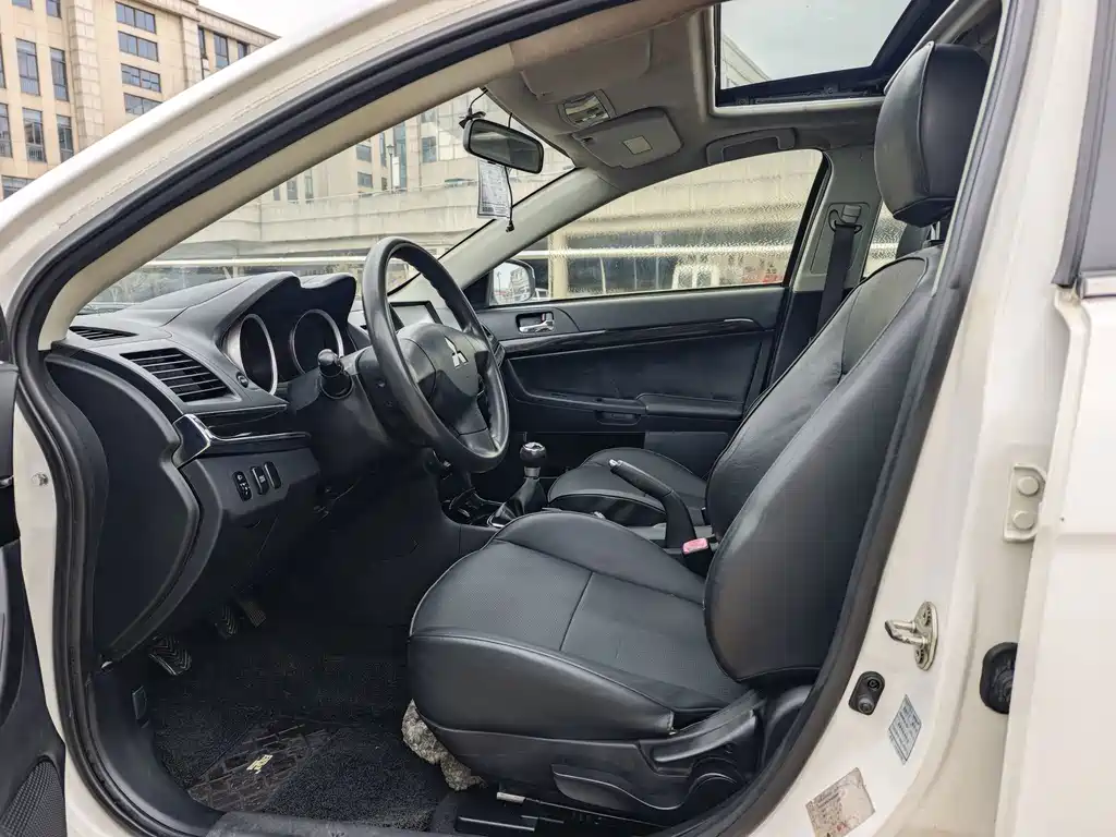 Mitsubishi Lancer EX — миниатюра 4