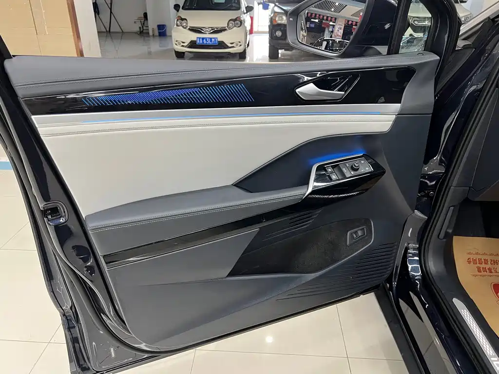 Volkswagen ID.6 Crozz — миниатюра 4