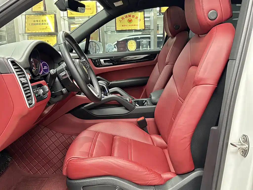 Porsche Cayenne — миниатюра 9