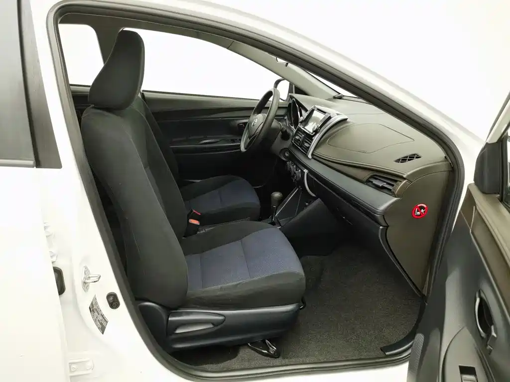 Toyota Yaris L — миниатюра 23