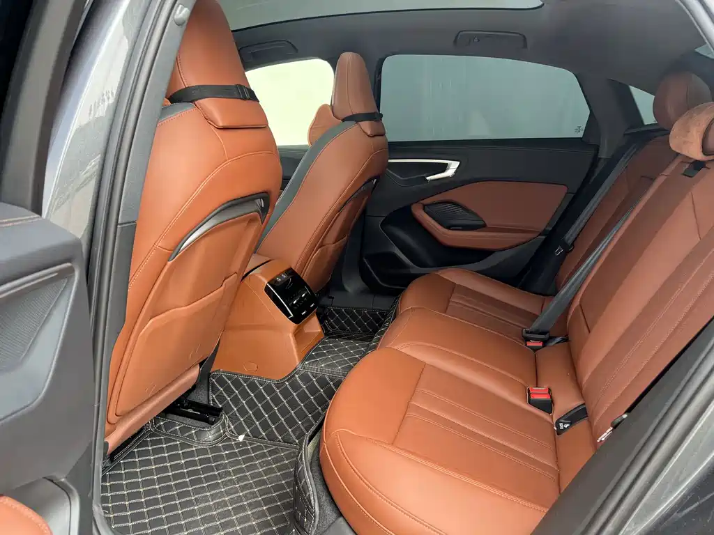 Audi A5L — миниатюра 10