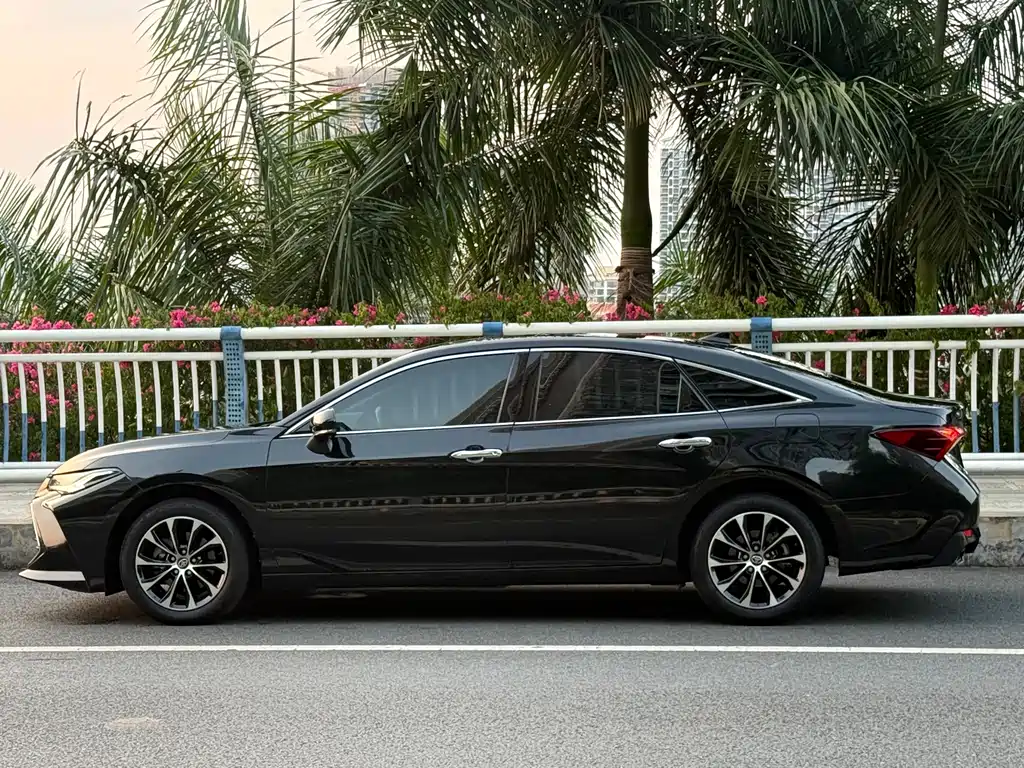 Toyota Avalon — миниатюра 10