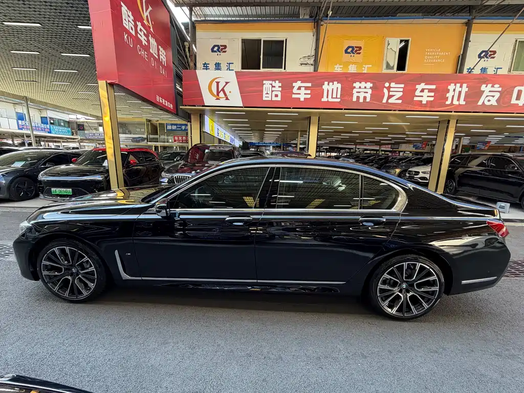 BMW 7 Series — миниатюра 2