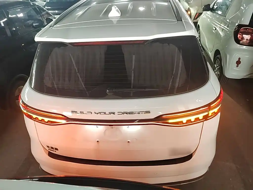 BYD MAX New Energy — миниатюра 6