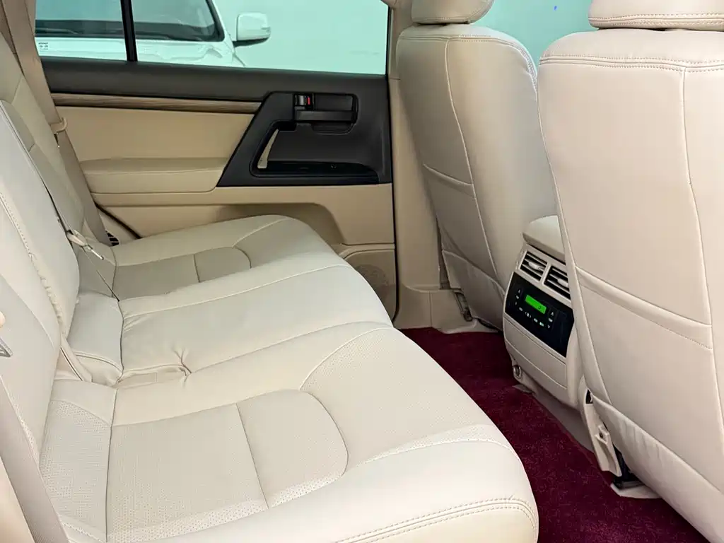 Toyota Land Cruiser 2012 4.0L AT VX