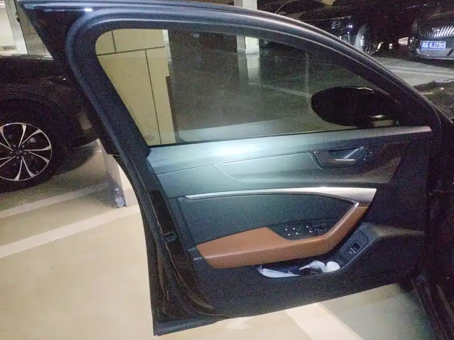Audi A6L — миниатюра 7
